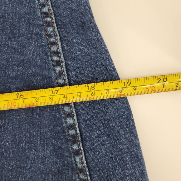 Madewell Stretch Denim A-Line Mini Skirt in Salisbury Wash 2 - Picture 8 of 9